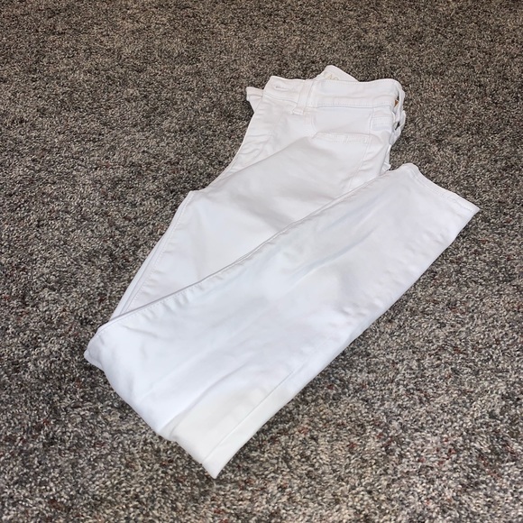 American Eagle Outfitters Denim - NWOT American Eagle white jeans